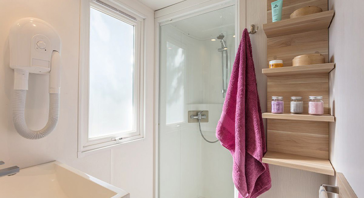 salle de douche du mobil-home Comfort